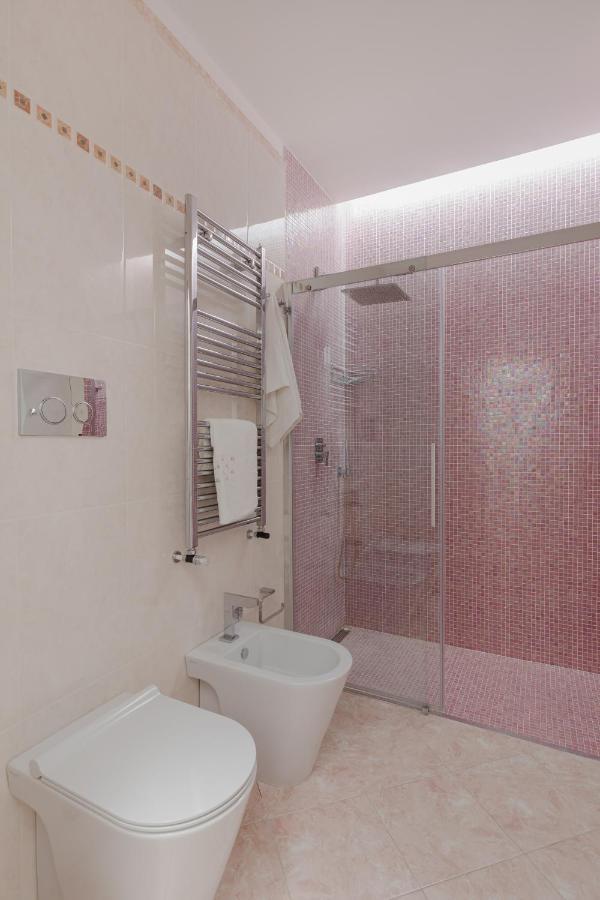 Tritone Minimal Apartment Rom